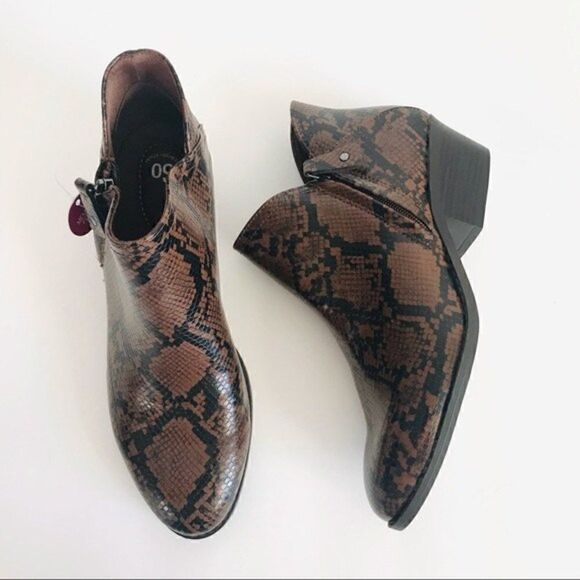 New! Faux Leather Brown Snake Print Block Heel Ankle Boots Booties - Picture 2 of 9
